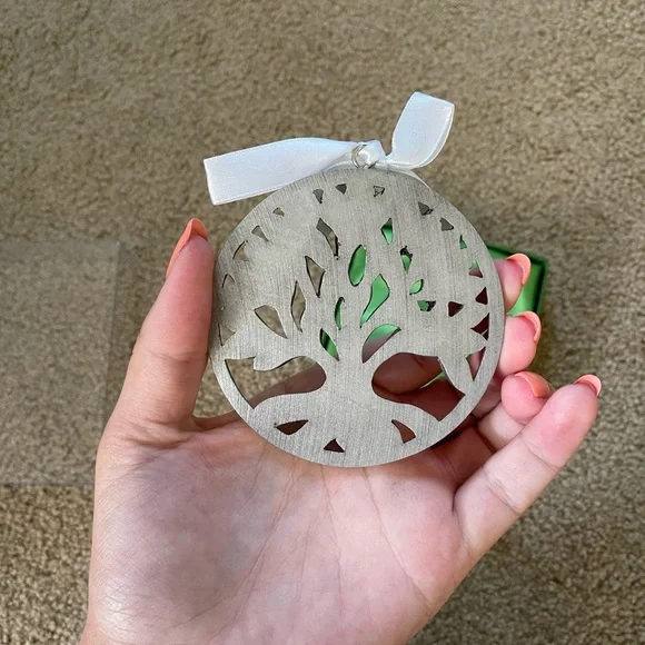 NWT Tree of Life Pewter Finish Hanging Ornament - Picture 2 of 3